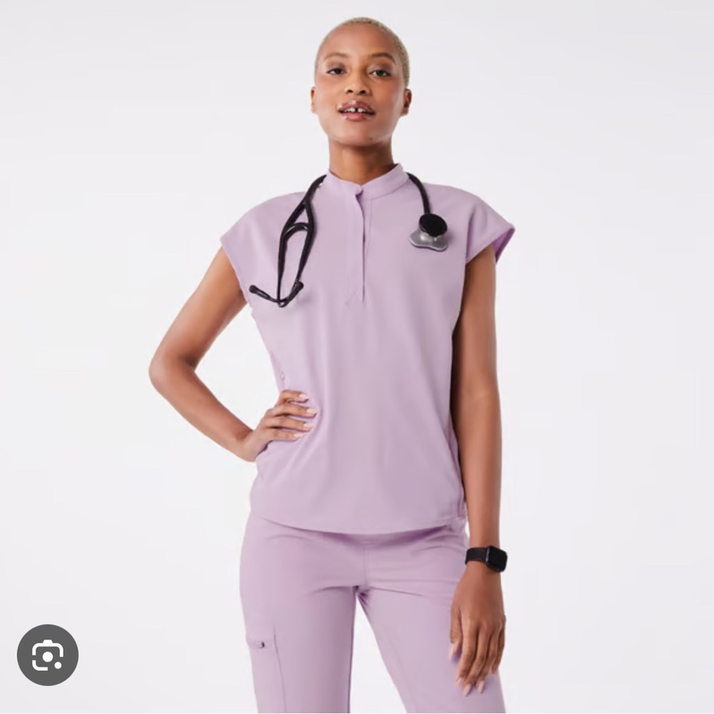 FIGS Scrub set